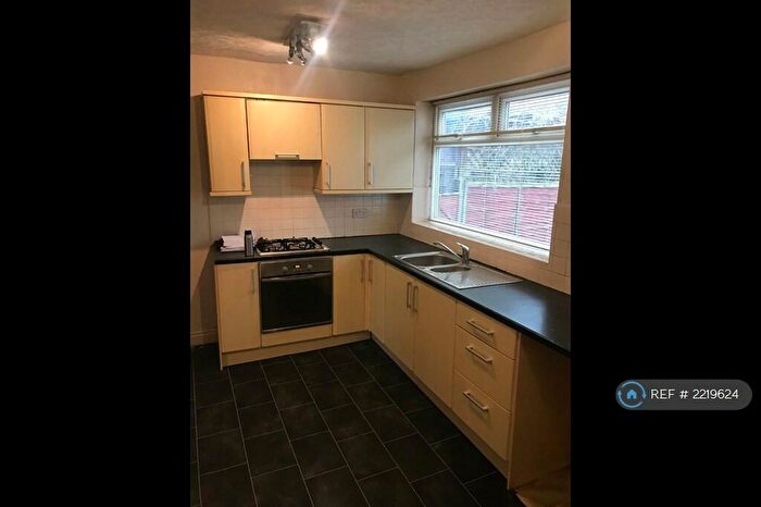 3 Bedroom Terraced House To Rent In High Bank Road, Droylsden, Manchester, M43