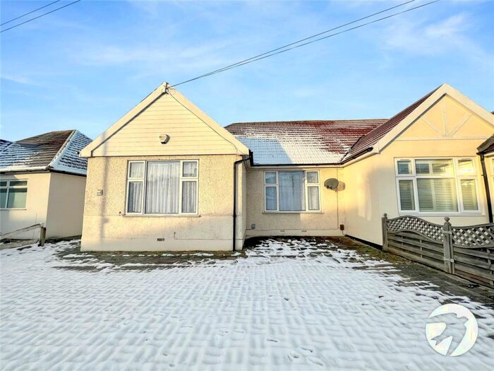 3 Bedroom Bungalow To Rent In Pickford Lane, Bexleyheath, DA7
