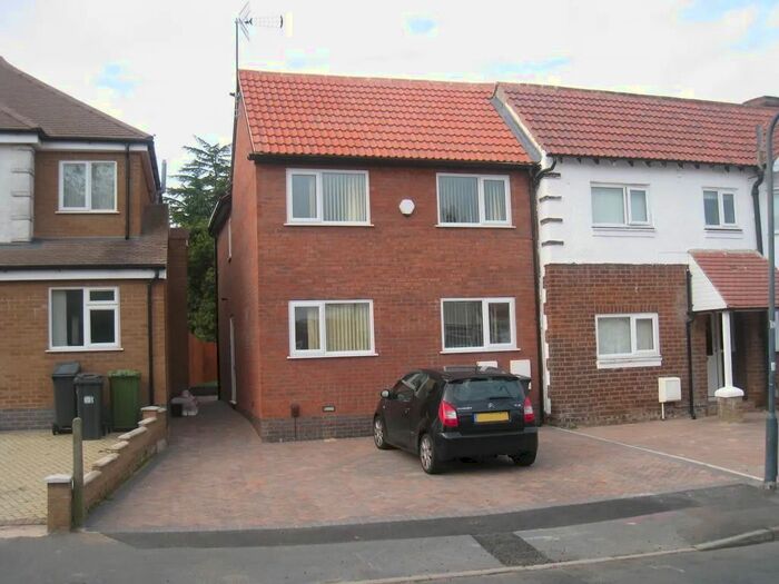 4 Bedroom Semi-Detached House To Rent In Southlea Avenue, Leamington Spa, CV31