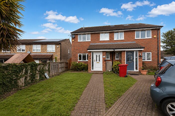 4 Bedroom Semi-Detached House For Sale In Sandringham Court, Slough, SL1