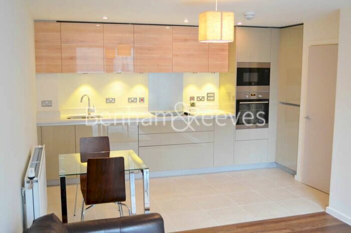 1 Bedroom Flat To Rent In Bollo Bridge Road, Acton, W3