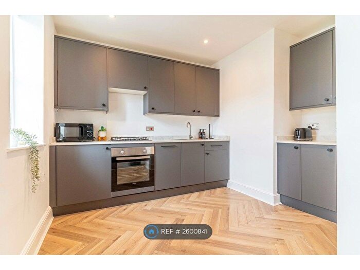 2 Bedroom Flat To Rent In Lansdowne Place, Hove, BN3