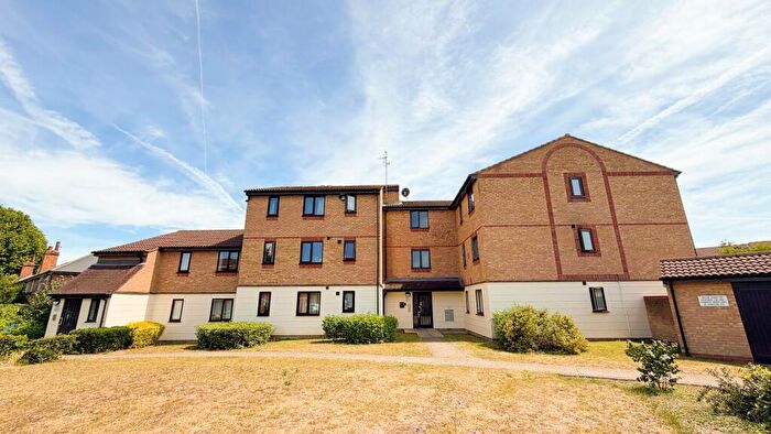 1 Bedroom Flat To Rent In Mullards Close, Hackbridge, Surrey., CR4