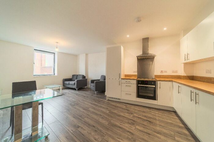 2 Bedroom Apartment To Rent In Queen Street, City Centre, Sheffield, S1