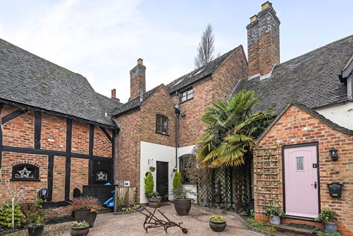 5 Bedroom Property For Sale In Church Farm Mews, Dosthill, Tamworth, B77