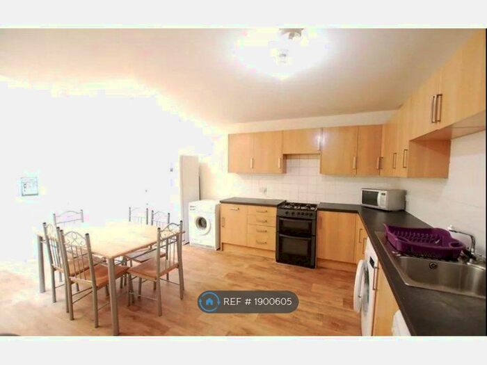6 Bedroom Flat To Rent In St. Marks Church Hall, Sheffield, S10