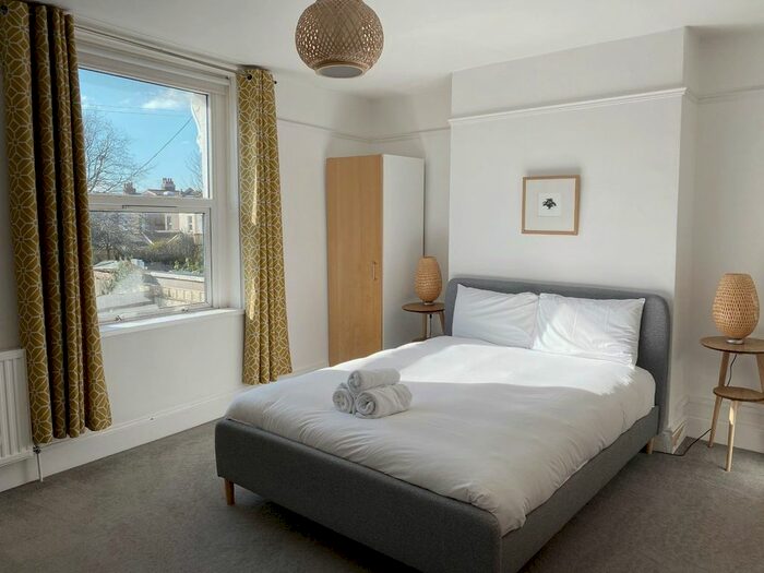 2 Bedroom Property To Rent In Mount Pleasant Terrace, Bristol, BS3