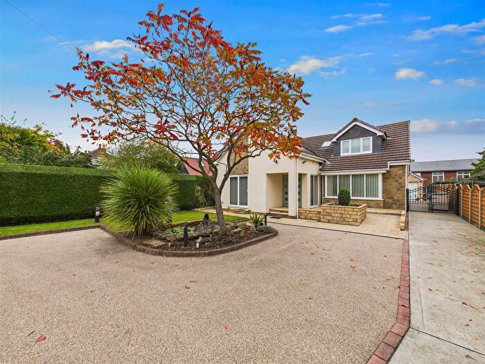 4 Bedroom Detached Bungalow For Sale In Elloughton Road, Brough, HU15