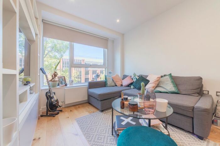 Studio To Rent In Central House, Lampton Road, Hounslow, Middlesex, TW3