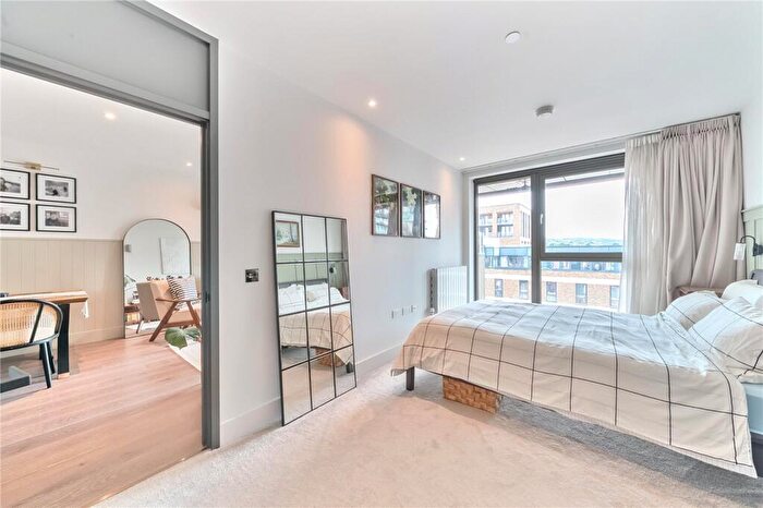 2 Bedroom Apartment For Sale In Windsor Square, Woolwich, London, SE18