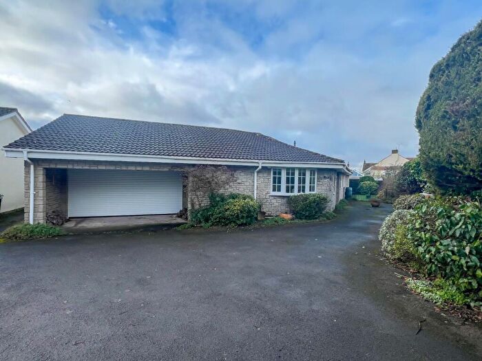 4 Bedroom Bungalow For Sale In Silver Street, Nailsea, North Somerset, BS48