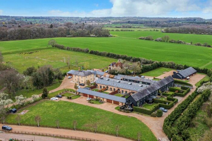 3 Bedroom Barn Conversion For Sale In Home Farm, Tingrith, MK17