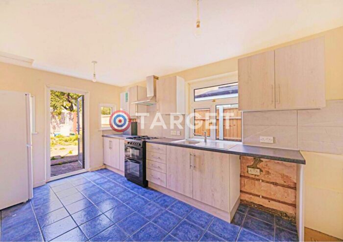 4 Bedroom Terraced House To Rent In Kimberley Road, London, E17