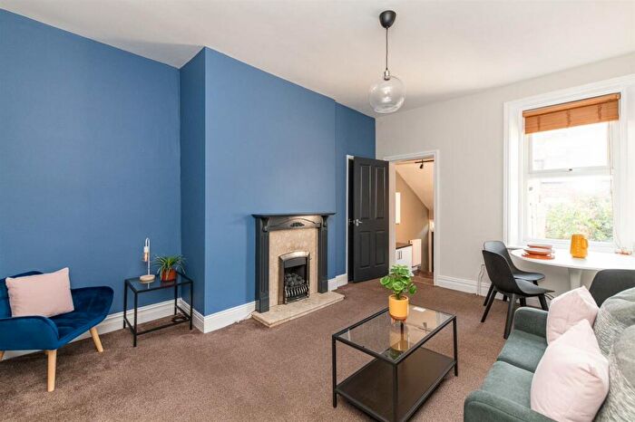 3 Bedroom Flat To Rent In Dinsdale Road, Sandyford, Newcastle Upon Tyne, NE2