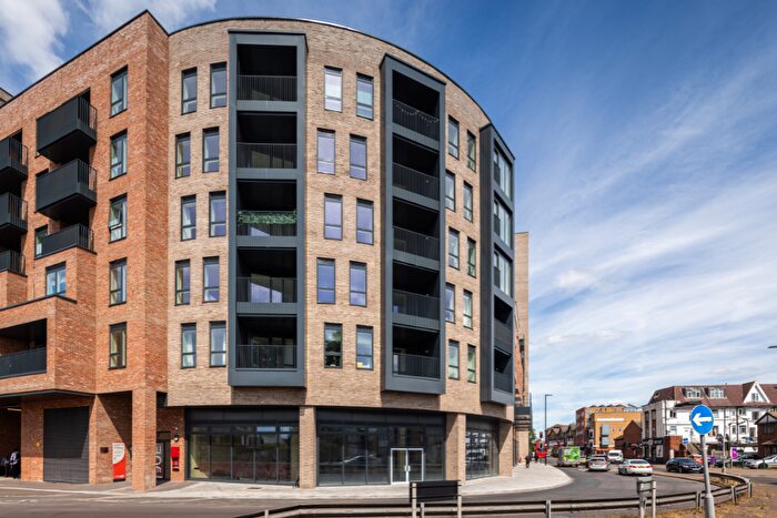 2 Bedroom Flat For Sale In Bell Road, Hounslow, TW3