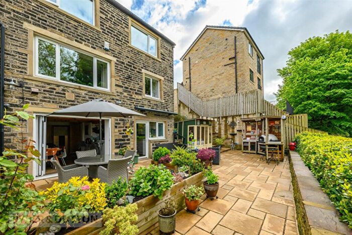 3 Bedroom Detached House For Sale In Longwood Road, Longwood, Huddersfield, West Yorkshire, HD3
