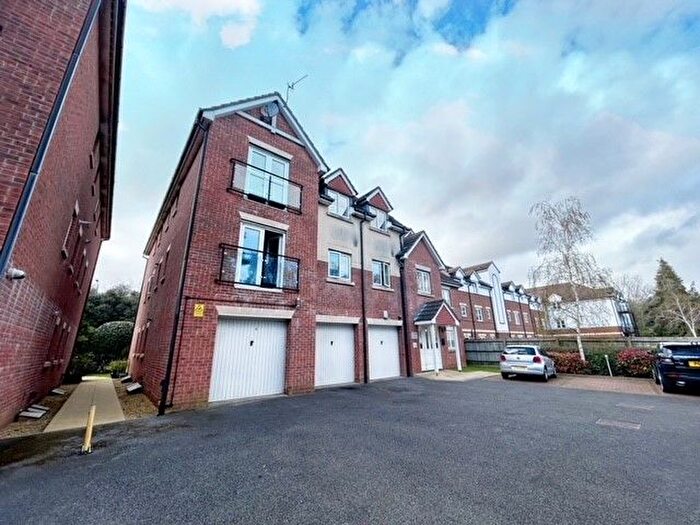 2 Bedroom Flat To Rent In Trinity Gate, Bournemouth, BH2