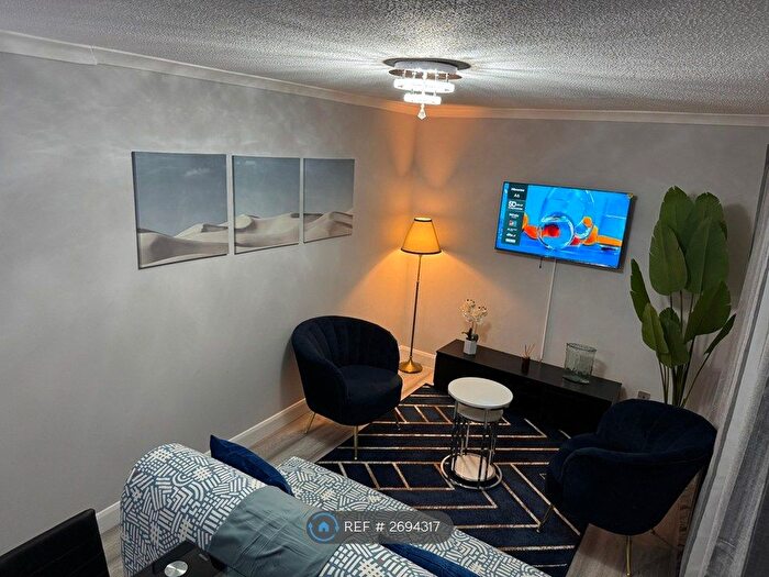 2 Bedroom Flat To Rent In Old Road, Chatham, ME4