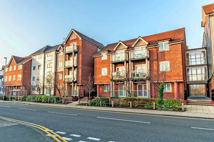 2 Bedroom Apartment To Rent In New Crane St, Chester, CH1