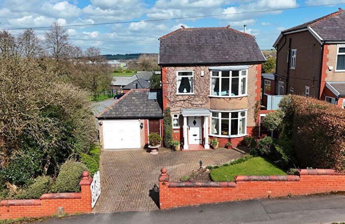 3 Bedroom Detached House For Sale In Lammack Road, Blackburn, BB1