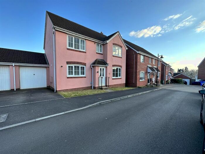 4 Bedroom Property To Rent In Baileys Gate, Cotford St. Luke, Taunton, TA4