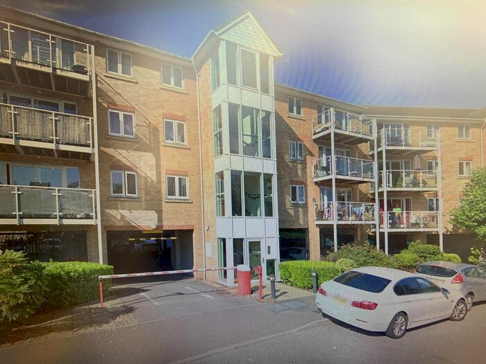 2 Bedroom Flat To Rent In Foxglove Way, Luton, LU3