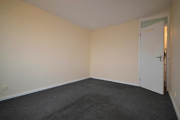 3 Bedroom Property To Rent In Southampton Gardens, Luton LU3