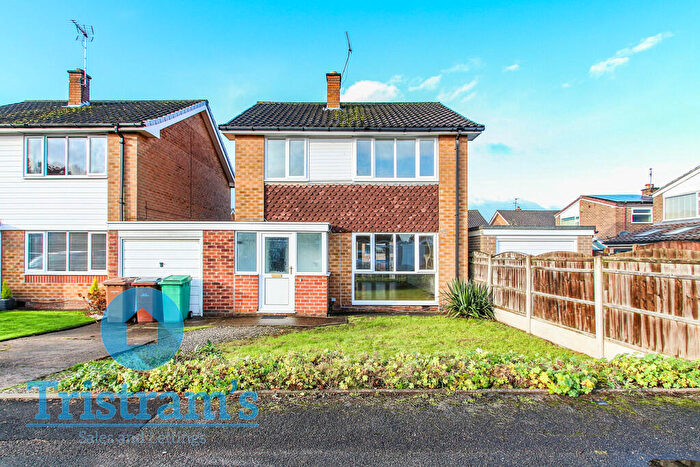 3 Bedroom Link Detached House To Rent In Tonbridge Mount, Wollaton, NG8