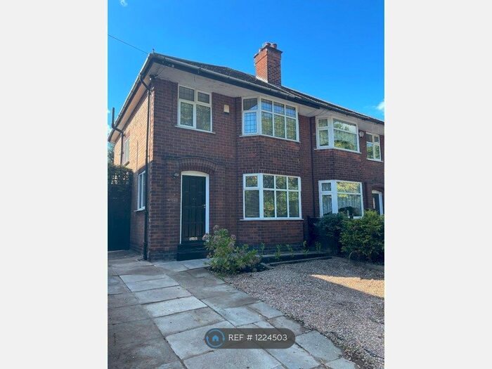3 Bedroom Semi-Detached House To Rent In Hucknall Road, Nottingham, NG5