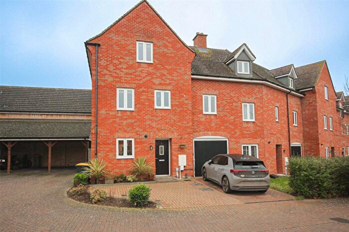 4 Bedroom End Of Terrace House For Sale In Tempest Crescent, Shortstown, Bedford, Bedfordshire, MK42