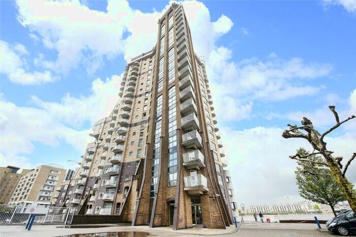 2 Bedroom Flat To Rent In Cascades Tower, Westferry Road, Canary Wharf, London, E14