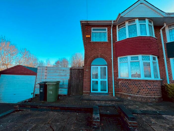 3 Bedroom Semi-Detached House To Rent In Watsons Green Road, Dudley, DY2