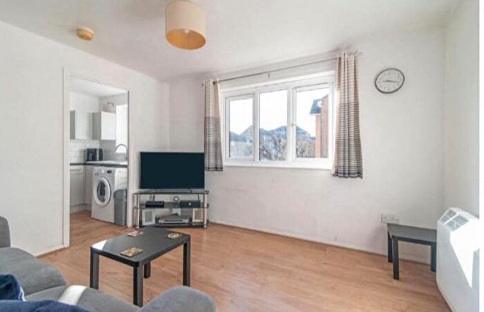 1 Bedroom Flat For Sale In Ringwood Gardens, London, E14