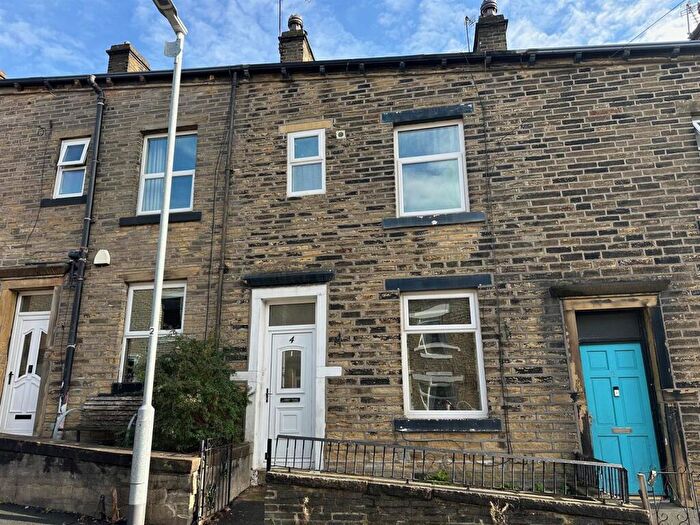 3 Bedroom Terraced House To Rent In Derby Street, Sowerby Bridge, HX6