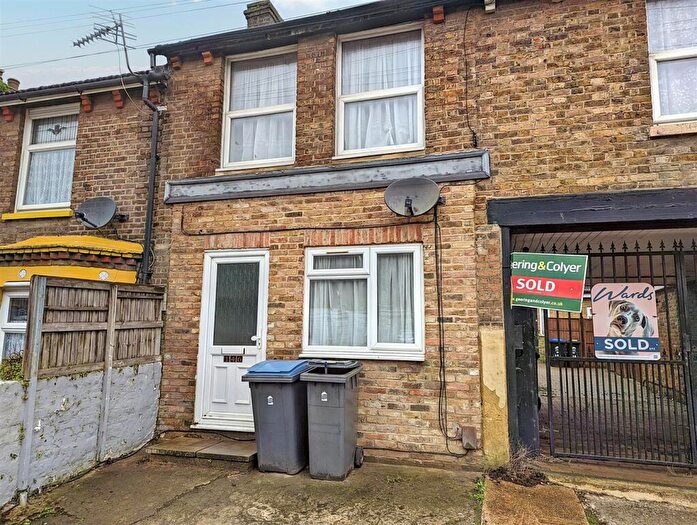 2 Bedroom End Of Terrace House To Rent In Coombe Valley Road, Dover, CT17