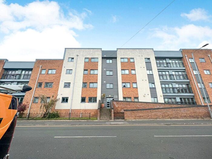 2 Bedroom Flat To Rent In Moss Lane East, Manchester, Greater Manchester, M14