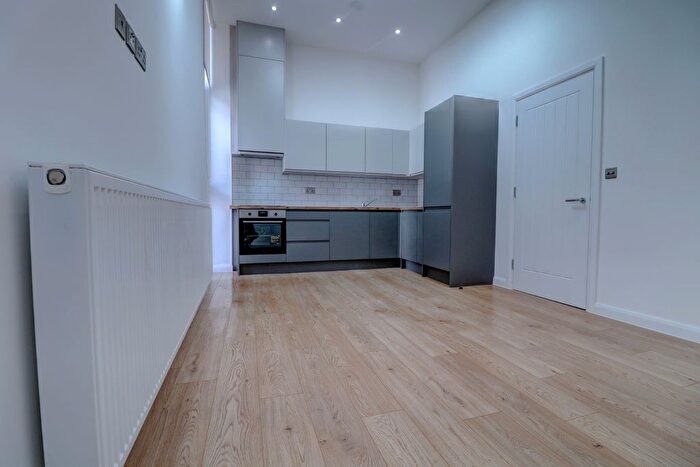 1 Bedroom Flat To Rent In White Hart Street, High Wycombe, Buckinghamshire, HP11