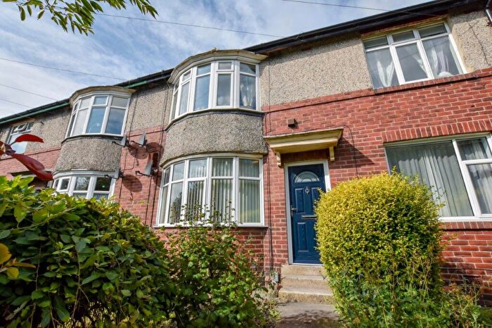 2 Bedroom Apartment To Rent In Wych Elm Crescent, High Heaton, NE7