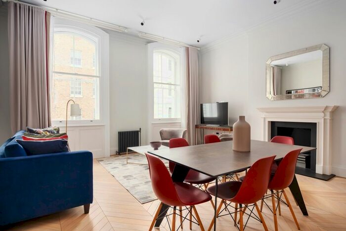 2 Bedroom Flat To Rent In King Street, London, WC2E