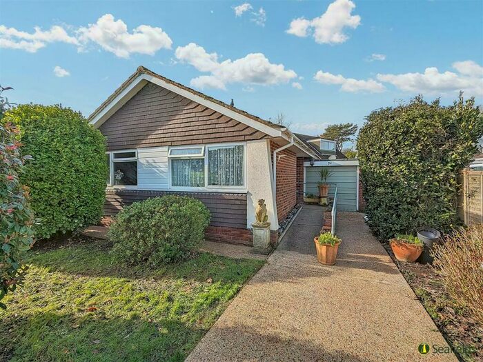 2 Bedroom Bungalow For Sale In Greenway, Binstead, PO33