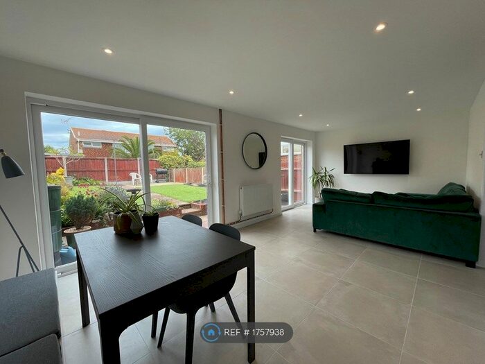 3 Bedroom Terraced House To Rent In Yardhurst Gardens, Margate, CT9