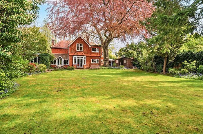4 Bedroom Detached House For Sale In Gally Hill Road, Church Crookham, Fleet, Hampshire, GU52
