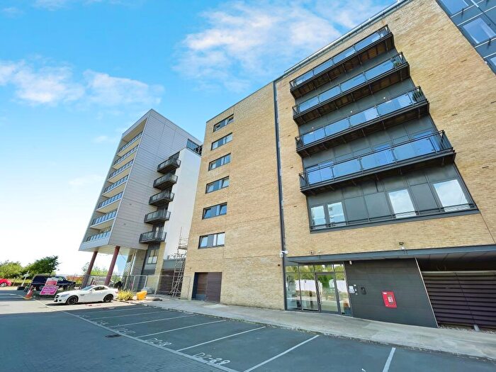 1 Bedroom Flat To Rent In Douglas House, Cardiff, CF11