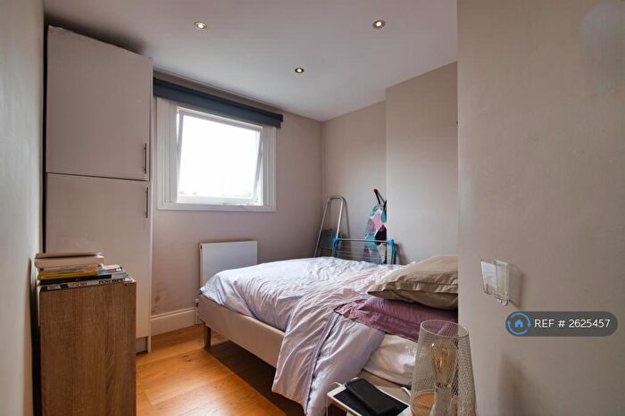 1 Bedroom Flat To Rent In Barnsbury Road, London, N1