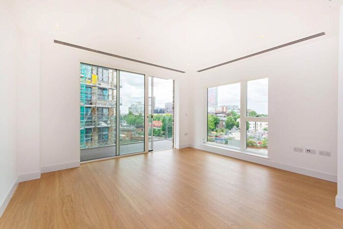 2 Bedroom Flat To Rent In Cherry Orchard Road, Croydon, CR0