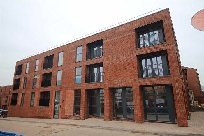 2 Bedroom Flat For Sale In Kiln Close, Gloucester, GL1