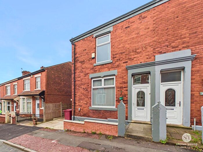 5 Bedroom End Of Terrace House For Sale In Lynwood Road, Blackburn, BB2