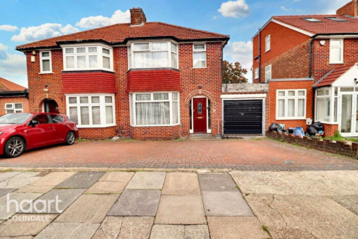 3 Bedroom Semi-Detached House For Sale In Rydal Gardens, NW9