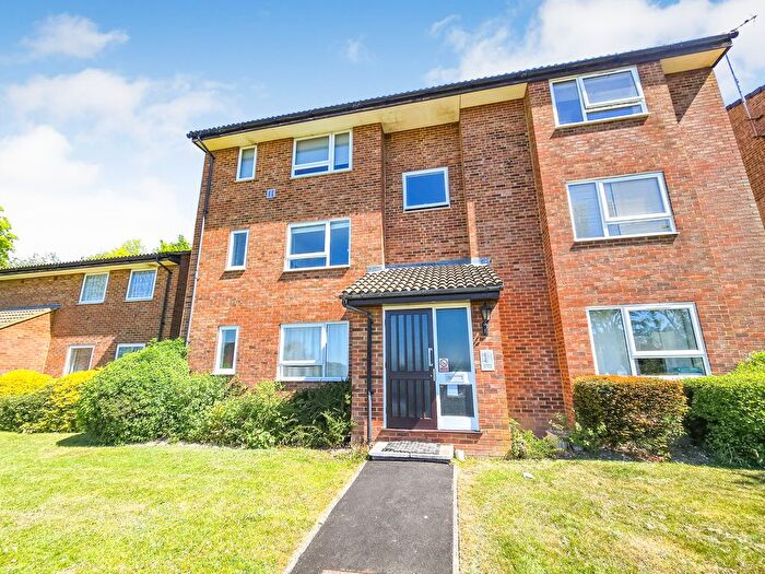 1 Bedroom Flat For Sale In Montana Close, South Croydon, CR2