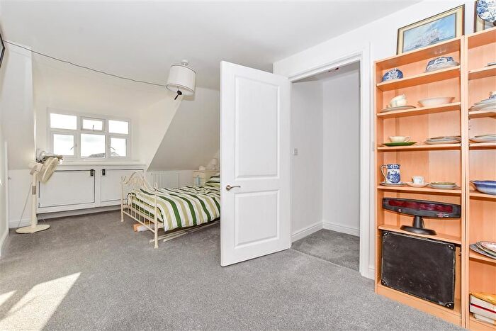 4 Bedroom Semi-Detached House For Sale In Chidley Cross Road, East Peckham, Tonbridge, Kent, TN12